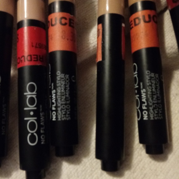 HIGHLIGHTING STYLO CONCEALER BY col•lab - Picture 3 of 5